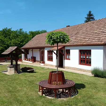 Puszta Pagony Vendeghaz Apartmán
